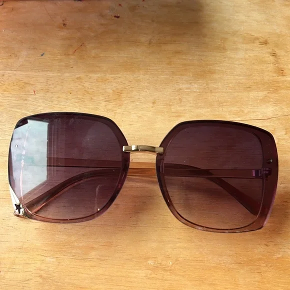 Elegant Purple-Brown Sunglasses